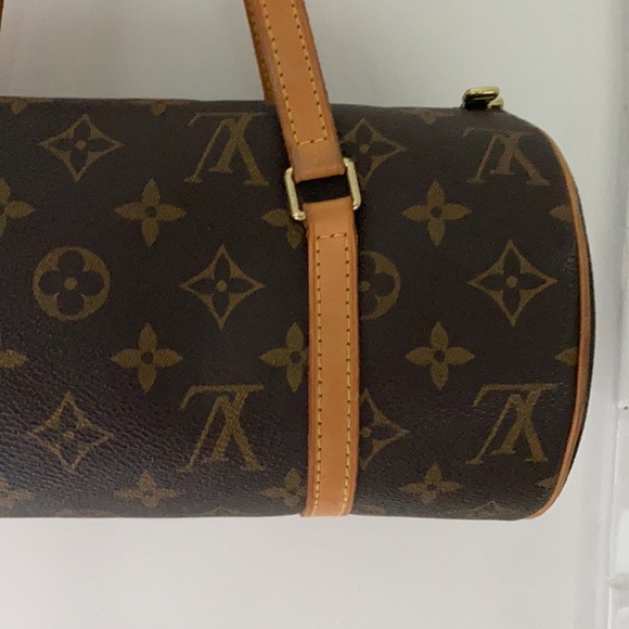 Louis Vuitton Pappillon Handbag - Picture 4 of 5